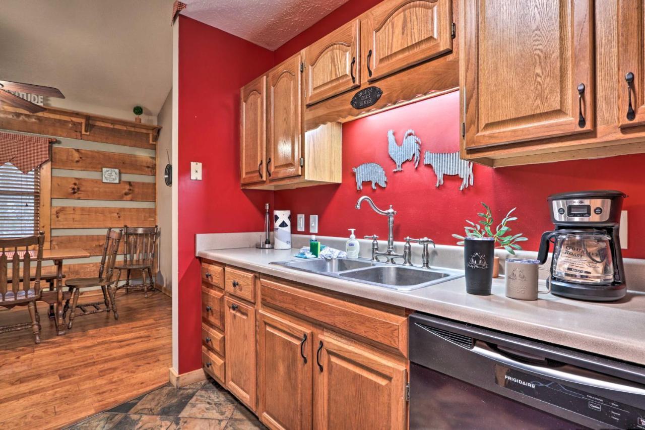 Pigeon Forge Cabin With Hot Tub, 12 Mi To Dollywood! Exterior photo